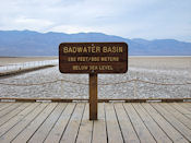 Le lac de sel de Badwater se situe 85,5 mètres en dessous du niveau de la mer.