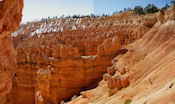 Un Hoodoo est une grande colonne naturelle faite de roches friables.