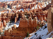 Les hoodoos ont des hauteurs variant de 1,5 à 45 mètres.