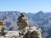 La vue depuis ces promontoirs naturels est impressionante.