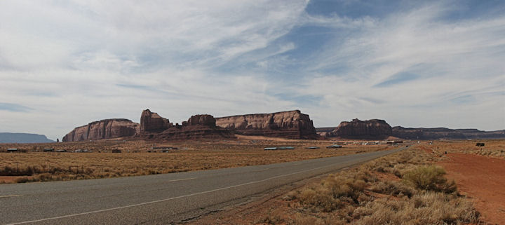 En arrivant à Monument Valley.