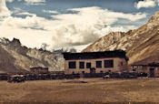 A l'approche du col, Rangdum Gompa.