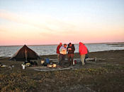 Camp dans la toundra du bas de l'Anderson.